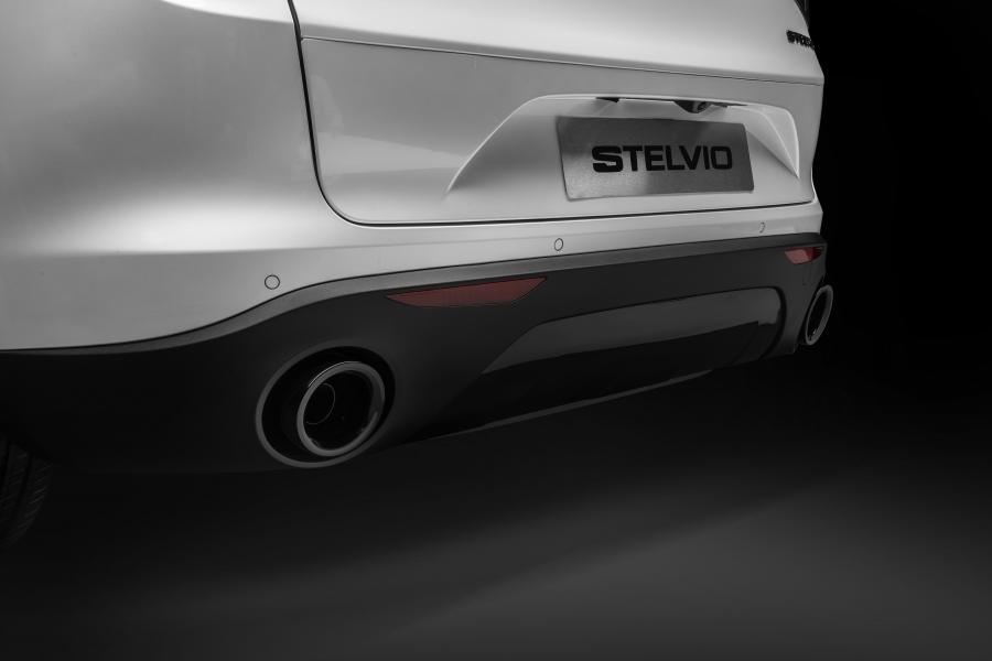 Детали экстерьера Alfa Romeo Stelvio Ti (949) 2019 года  (фото 4 из 12)